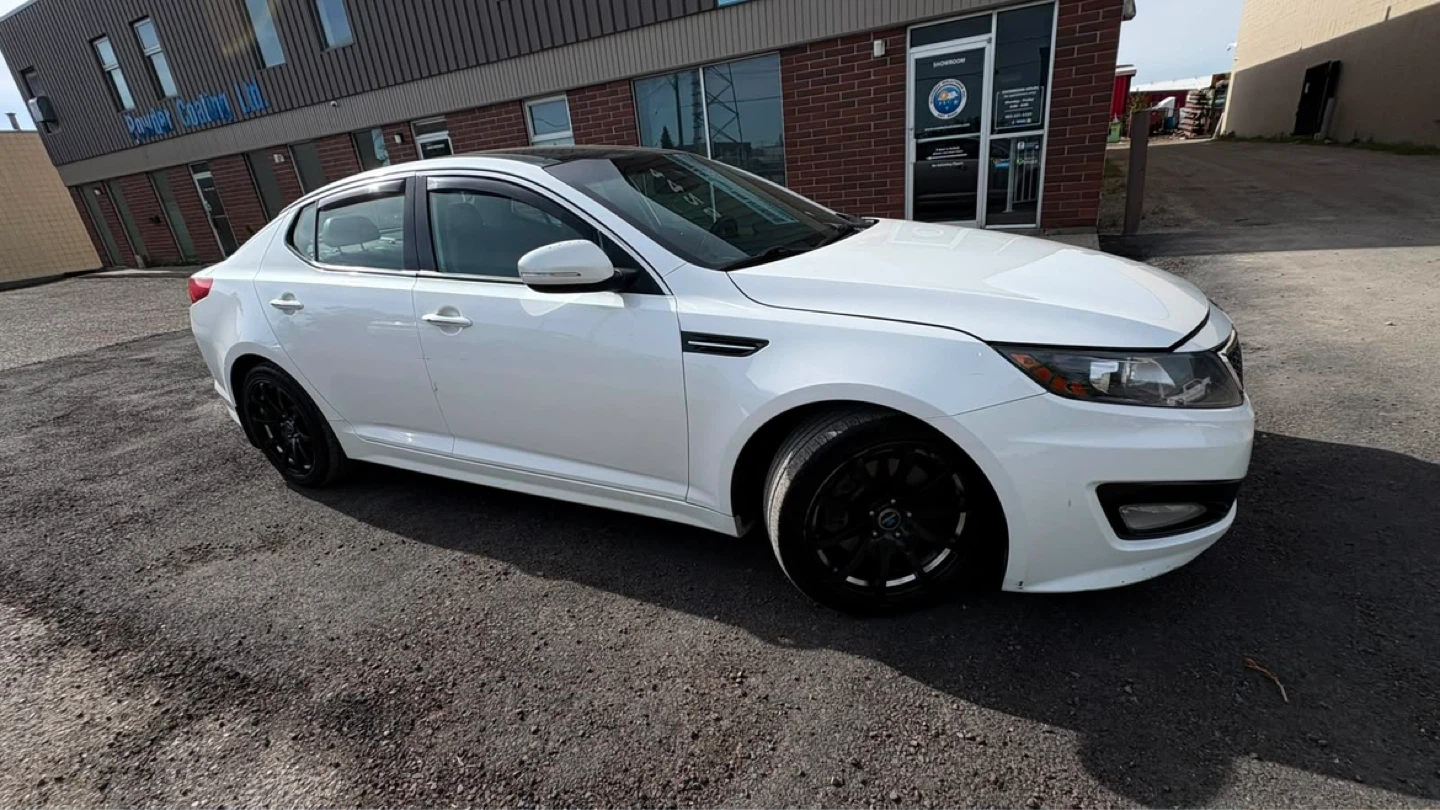 White 2011 Kia Optima Sedan - photo 5