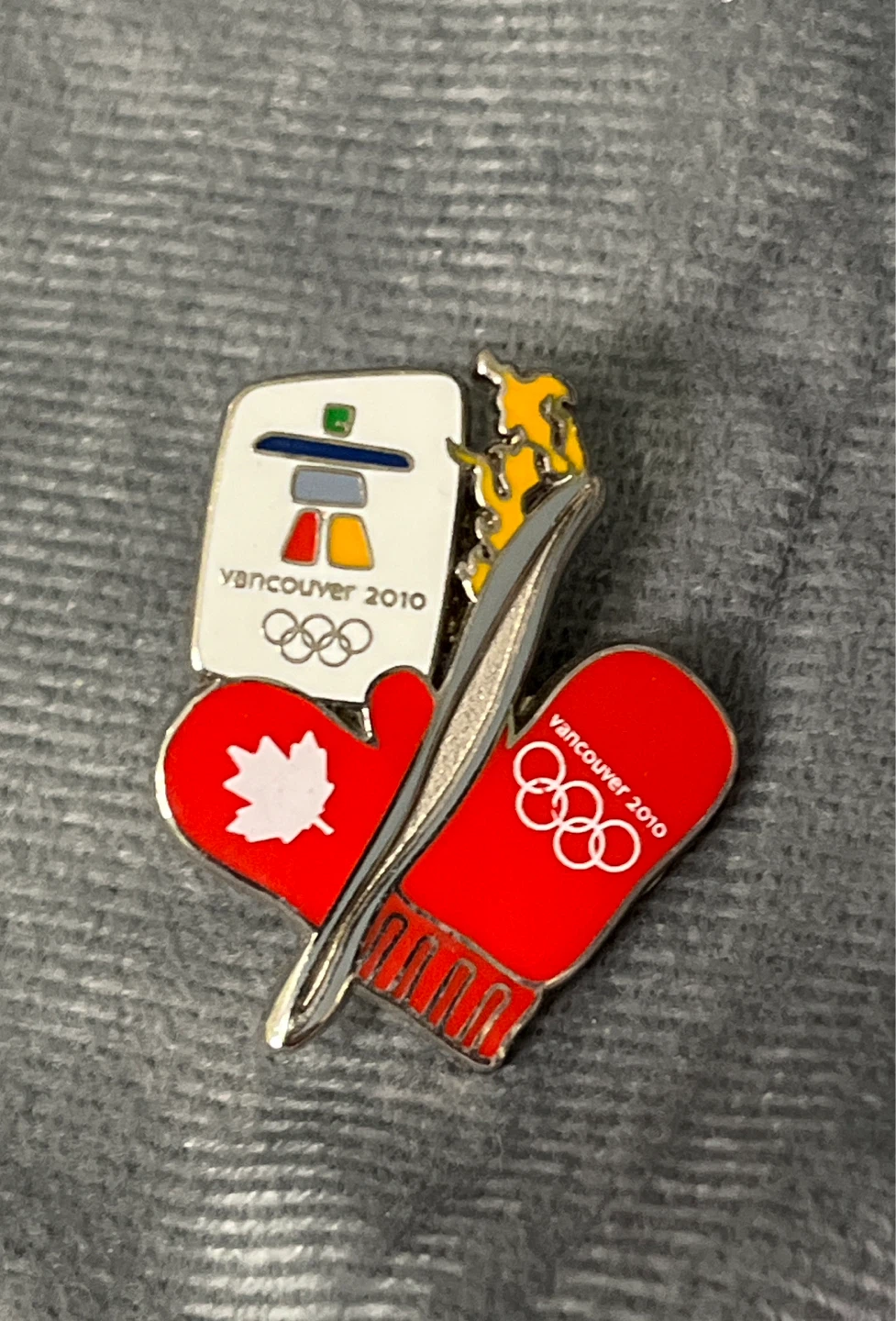 Lot of 7 Olympic pins (Vancouver, Calgary, USA) - photo 3