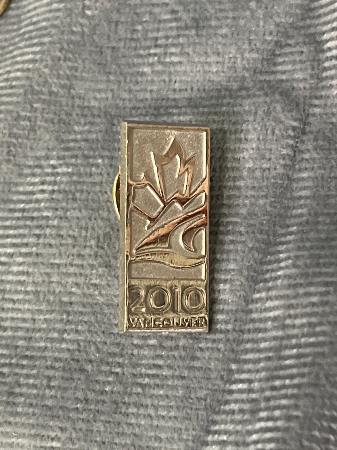 Lot of 7 Olympic pins (Vancouver, Calgary, USA) - photo 4