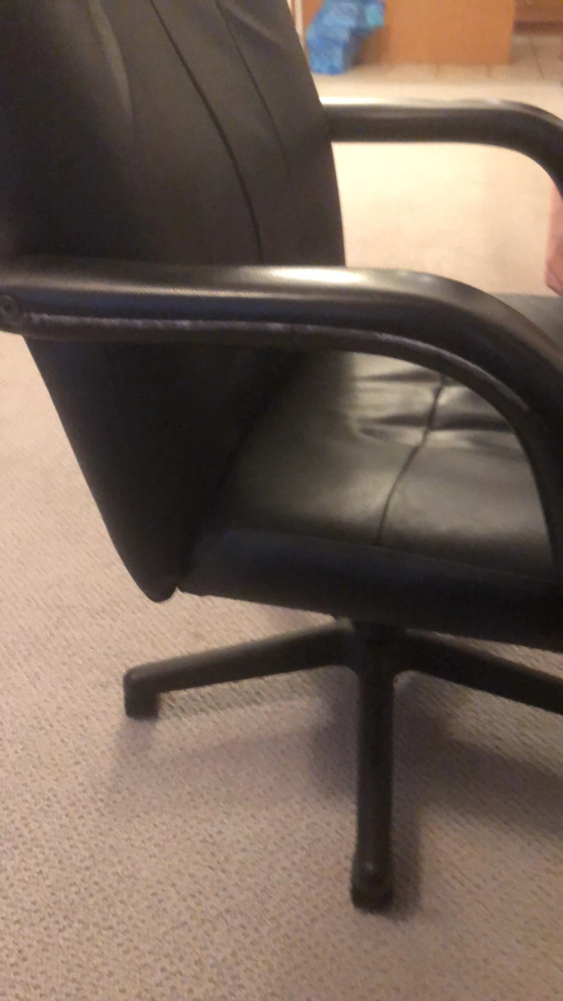 Black Office Chair - photo 4