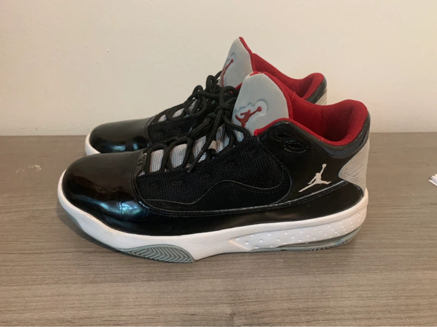Jordan Shoes - Black, Red, White - US Size 8 - photo 2