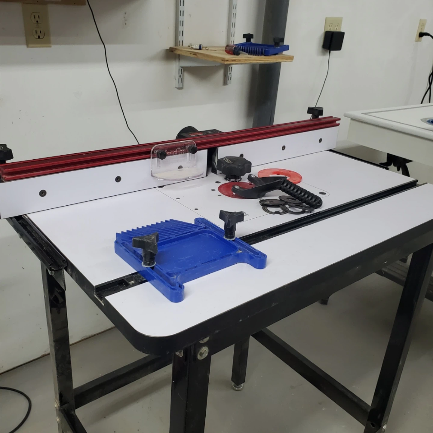 JessMe Router table with route-R-fence Model 04100