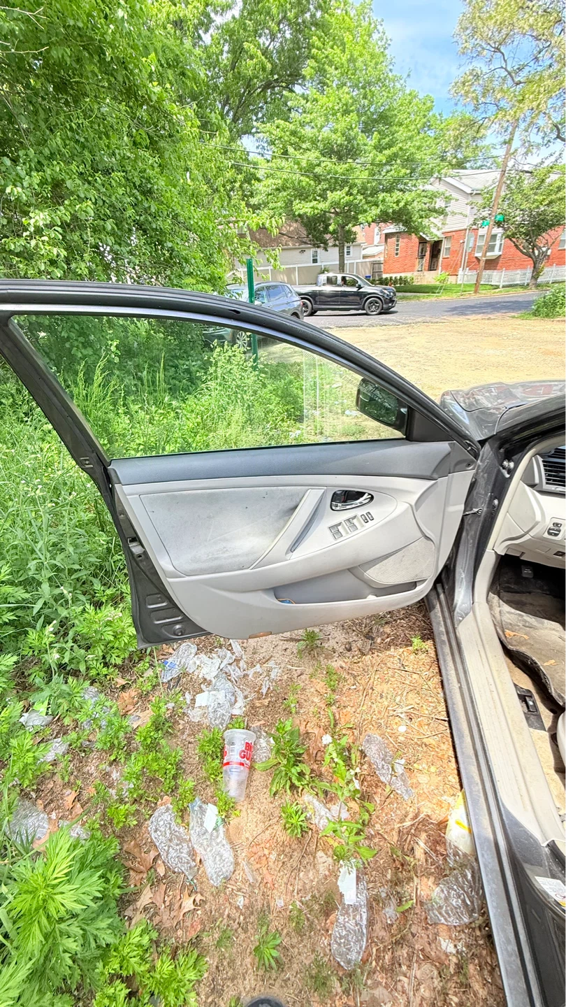 2011 Toyota Camry Gray Sedan - photo 4