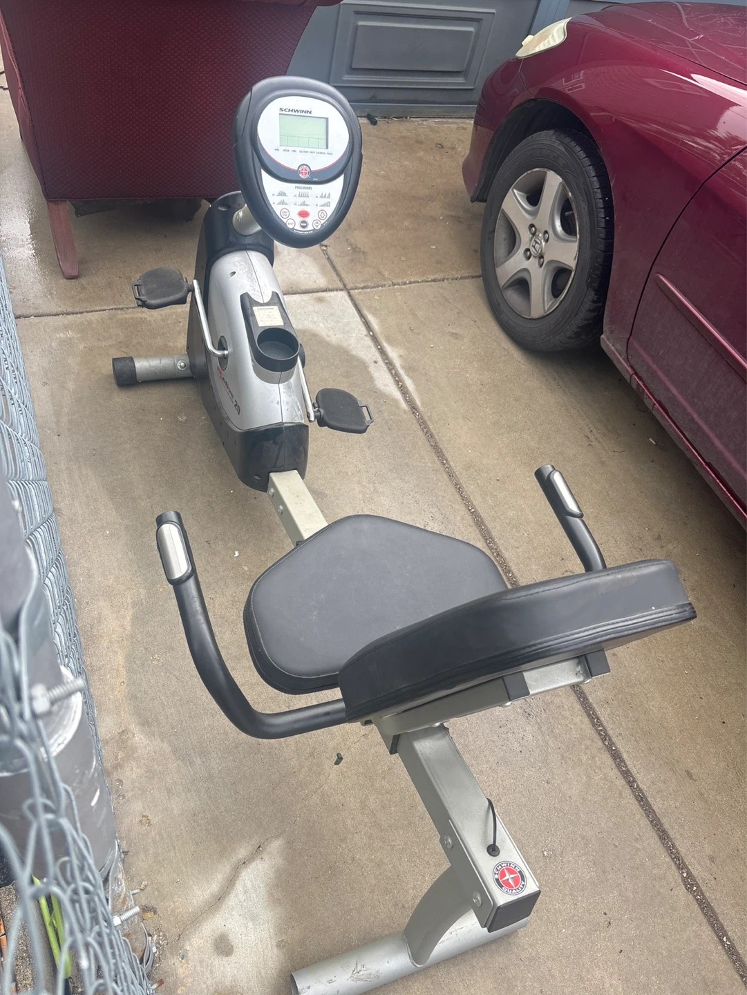 Scwin bike $15 need batteries