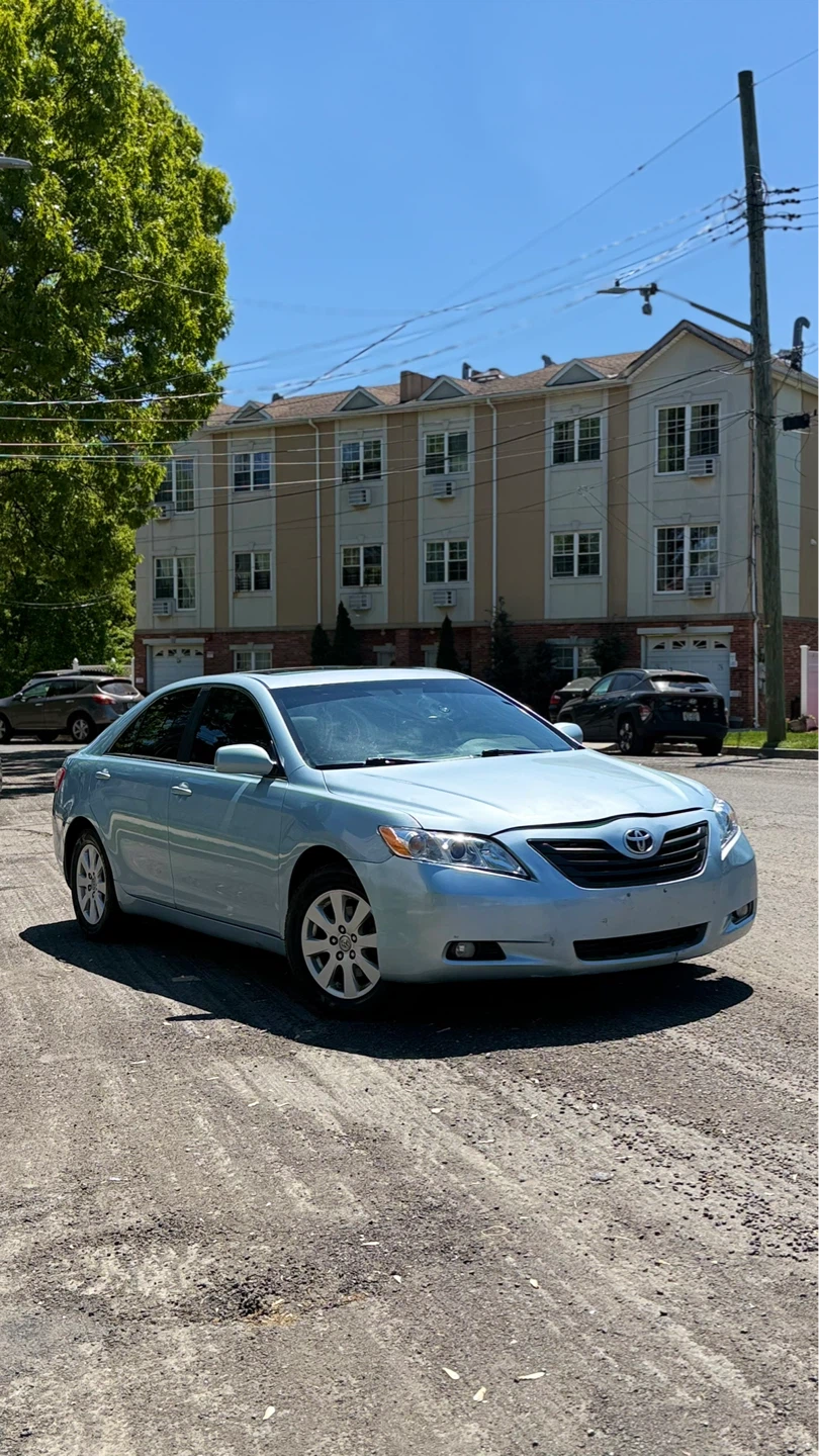Blue Toyota Camry xse - photo 2