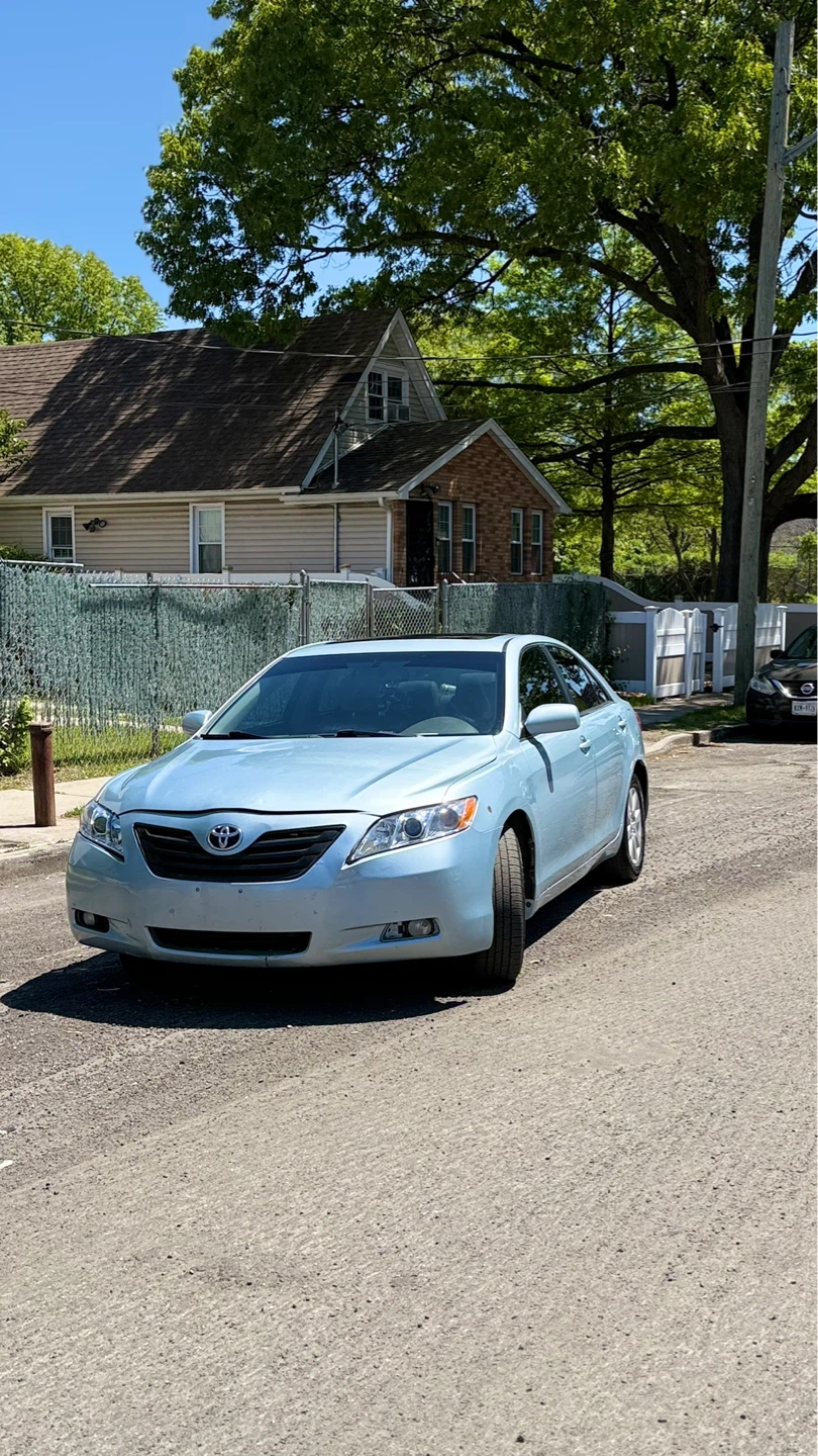 Blue Toyota Camry xse - photo 3