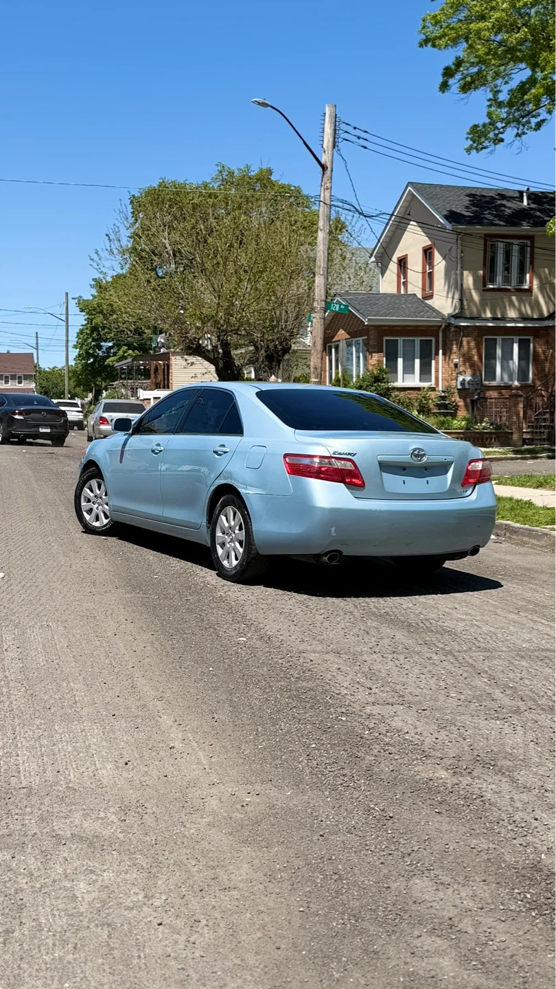 Blue Toyota Camry xse - photo 4