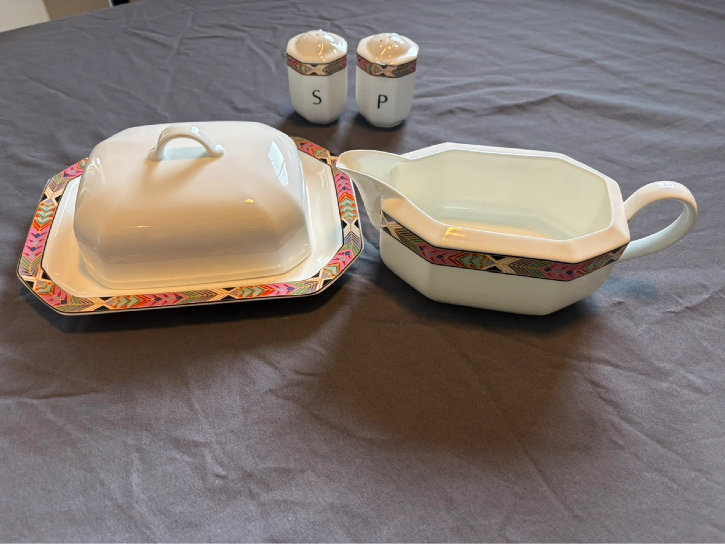 Bone China Dinnerware Set with Geometric Design - photo 2