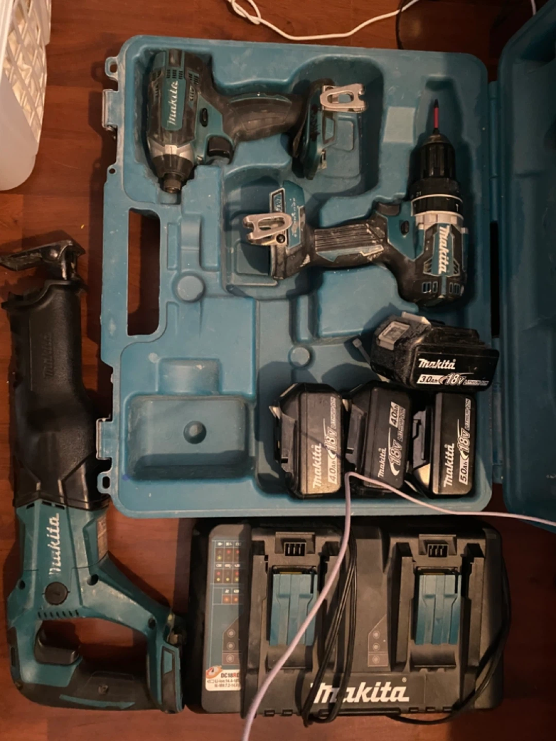 Makita Cordless Drill/Driver and Reciprocating Saw Combo Kit - photo 2