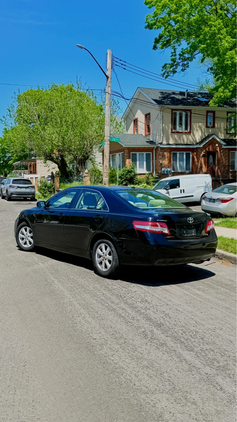 Black Toyota Camry Sedan 2011 - photo 4