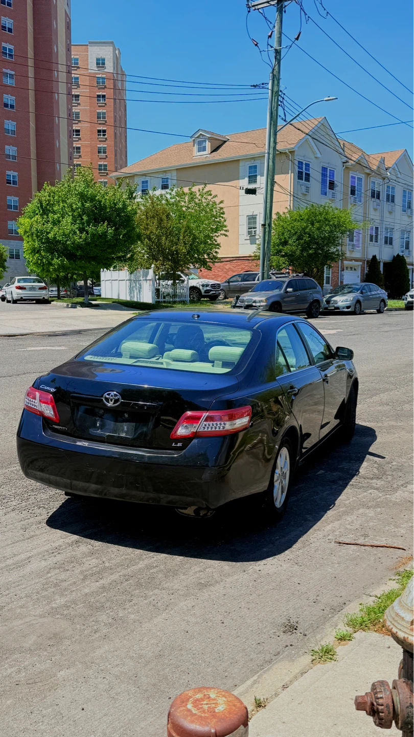 Black Toyota Camry Sedan 2011 - photo 3