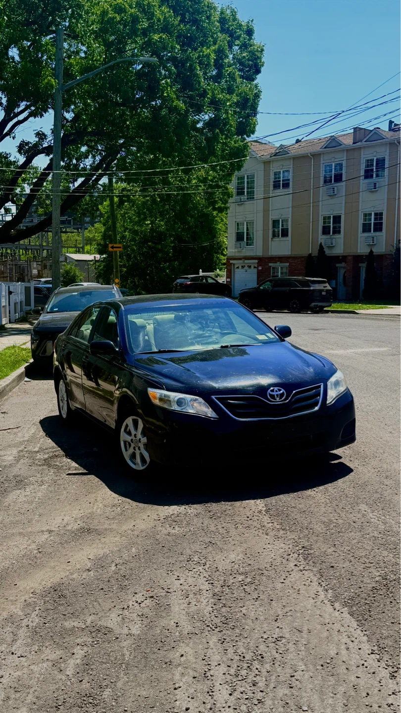 Black Toyota Camry Sedan 2011 - photo 2