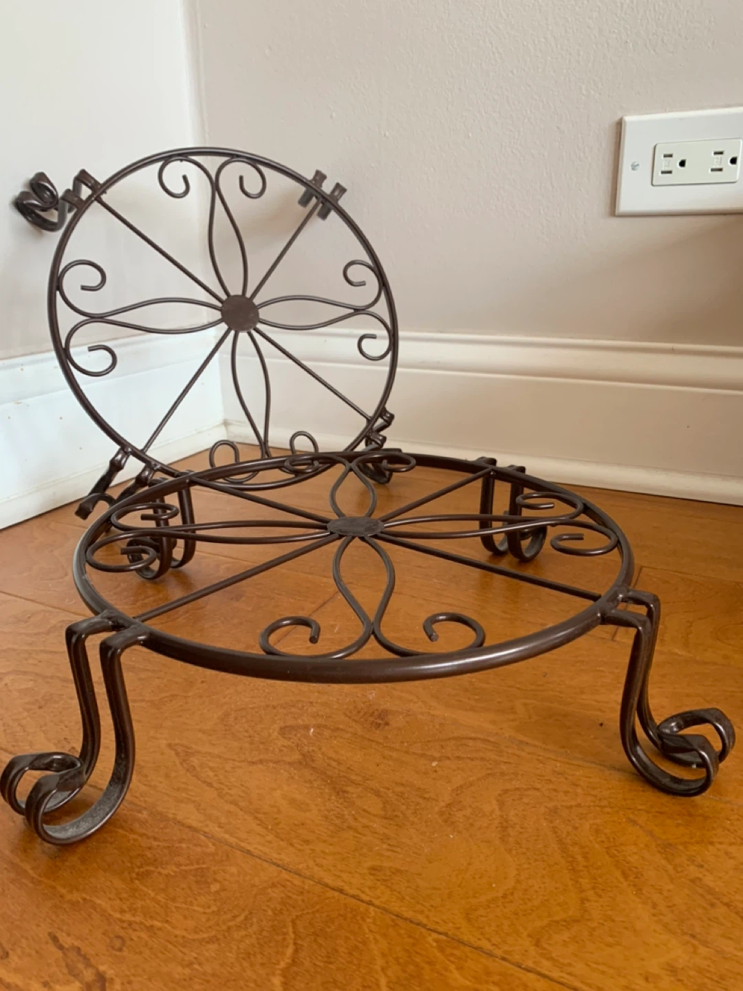 Ornate Metal Plant Stand Set - photo 2