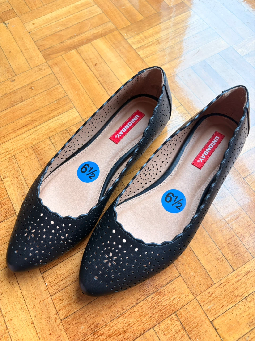 Women’s Pointed Flat Shoes