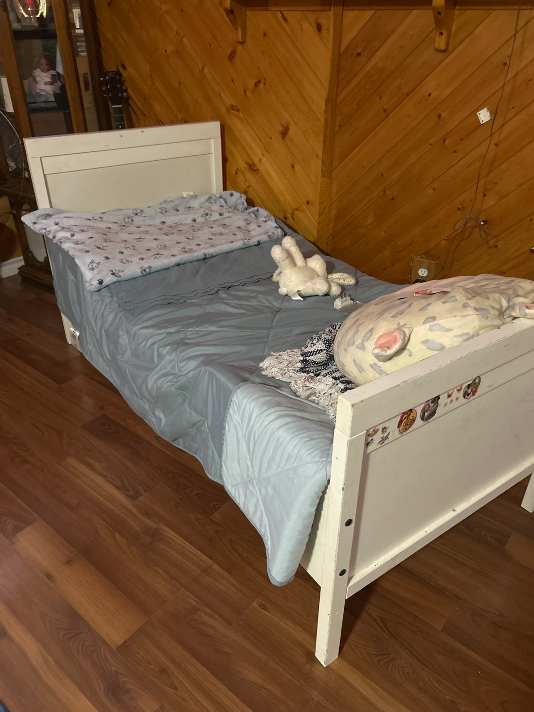 White Toddler Bed Frame/ mattress