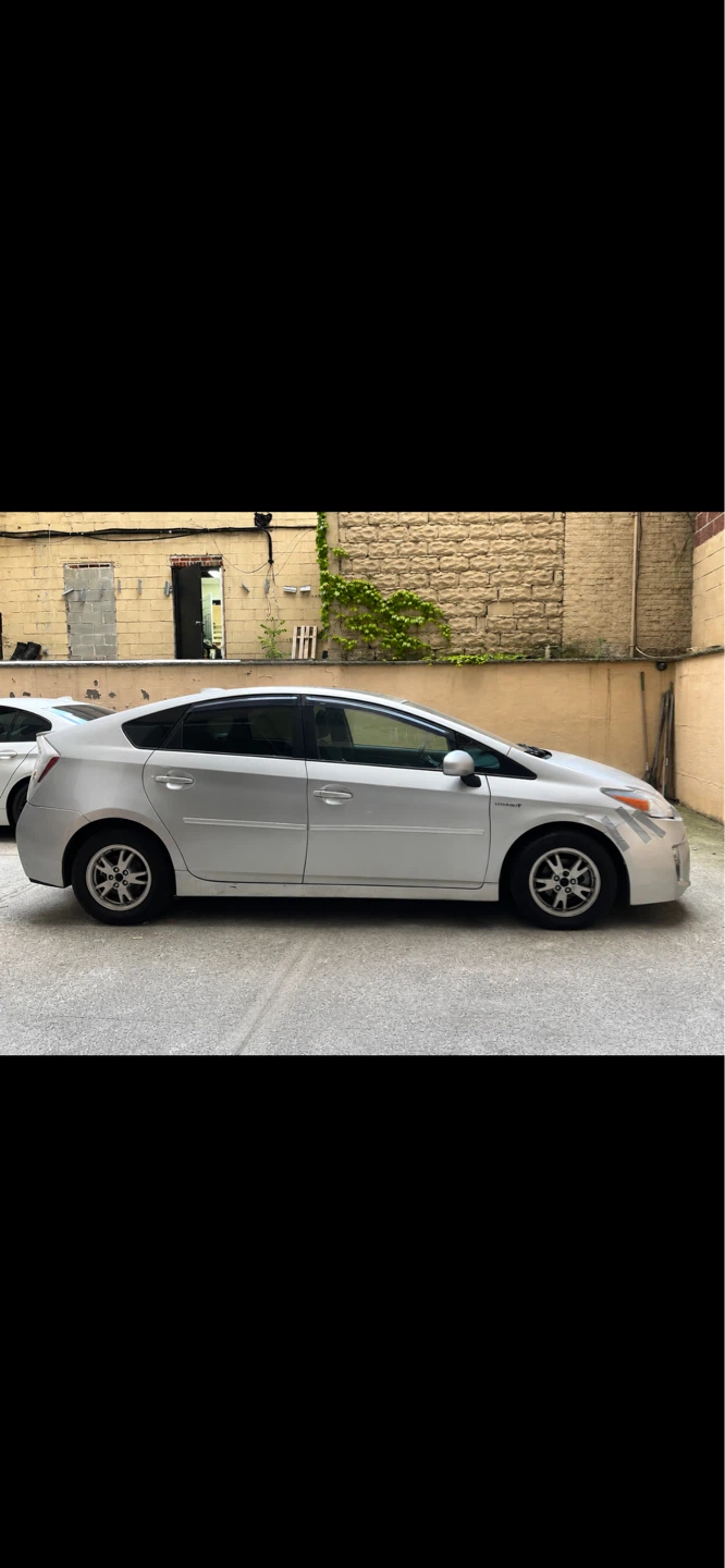 2011 Toyota Prius - photo 3