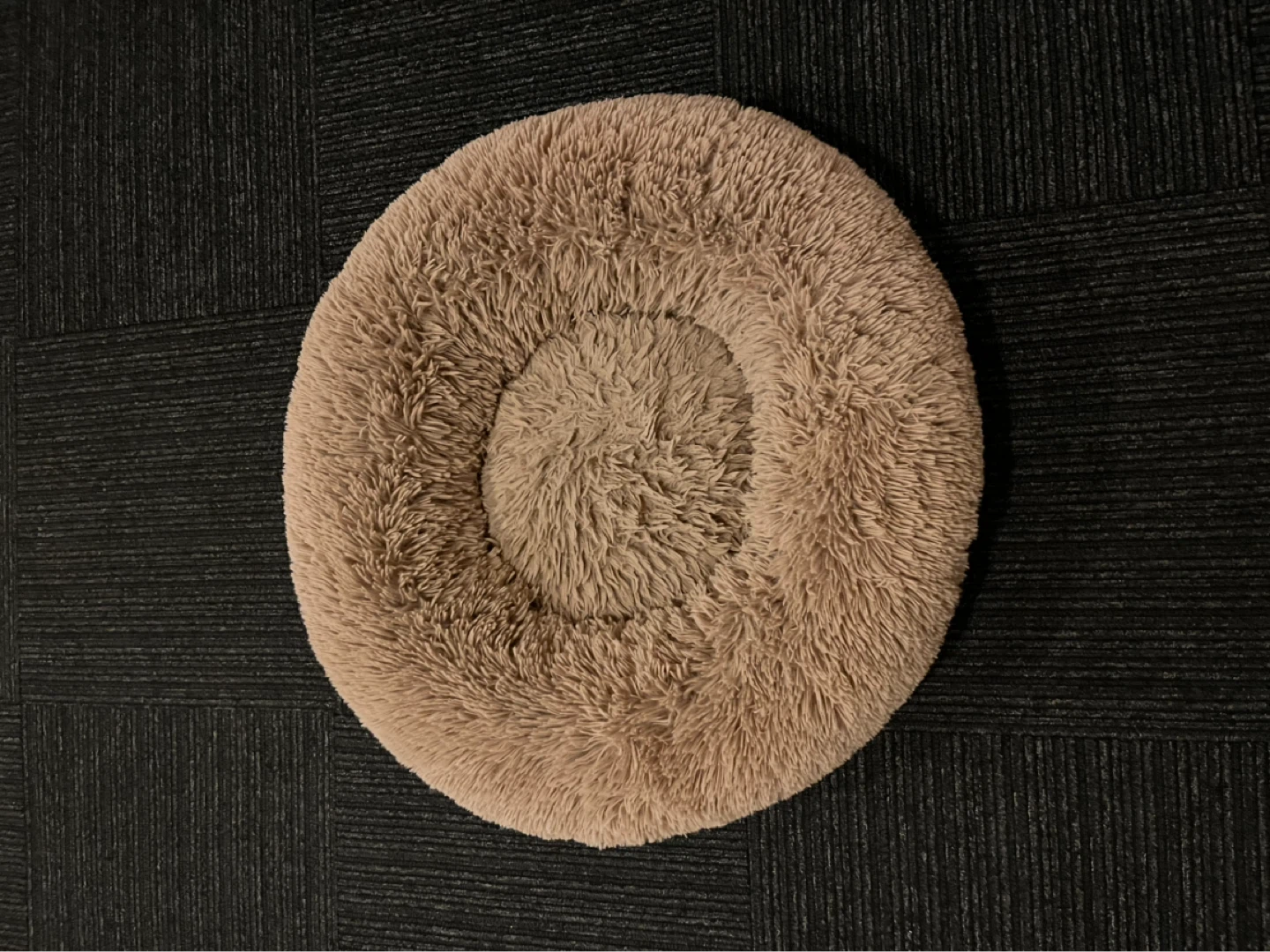 28” Plush Round Pet Bed - photo 2