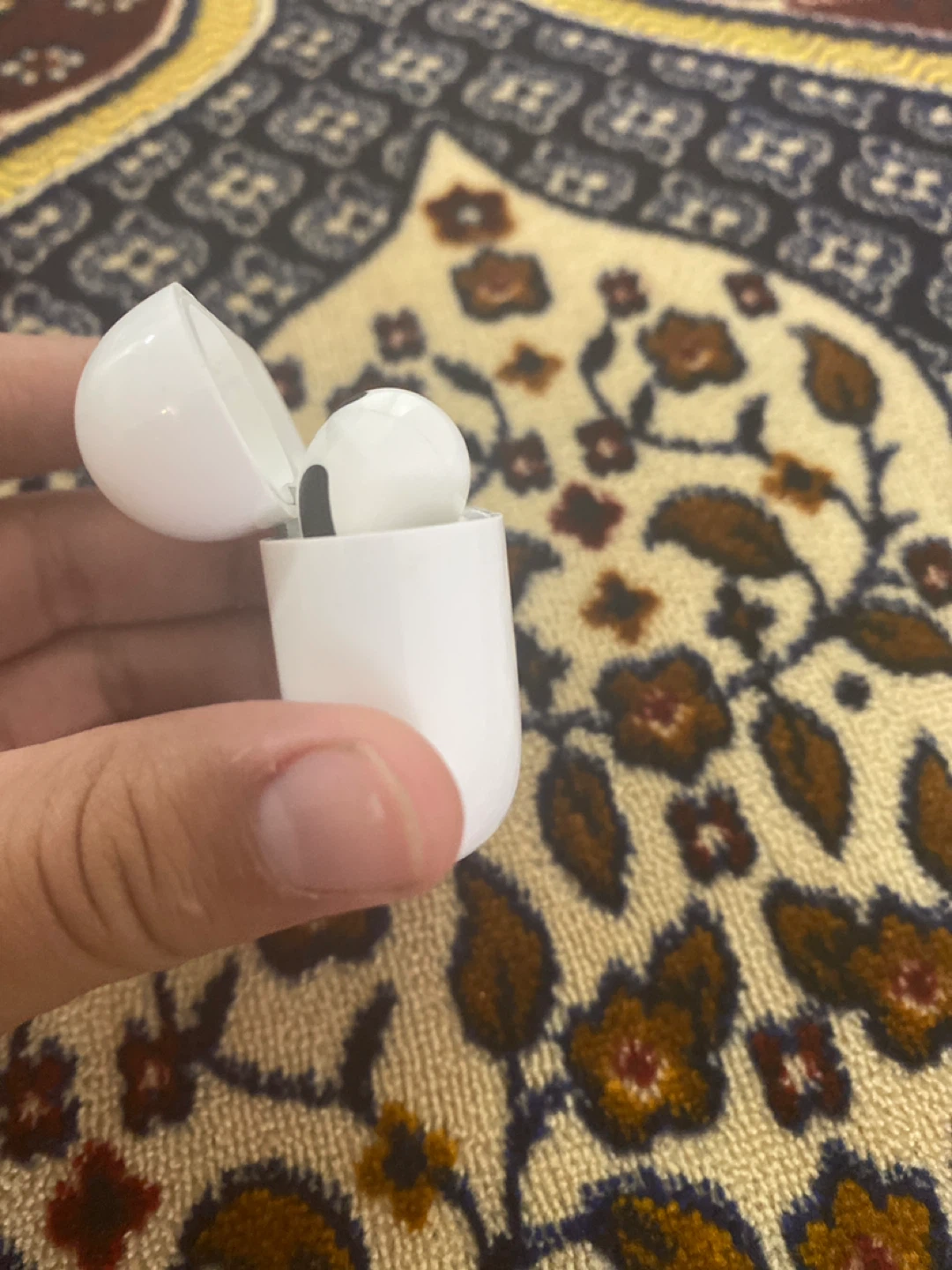 Apple AirPods Pro (2nd generation) Wireless Earbuds - photo 3