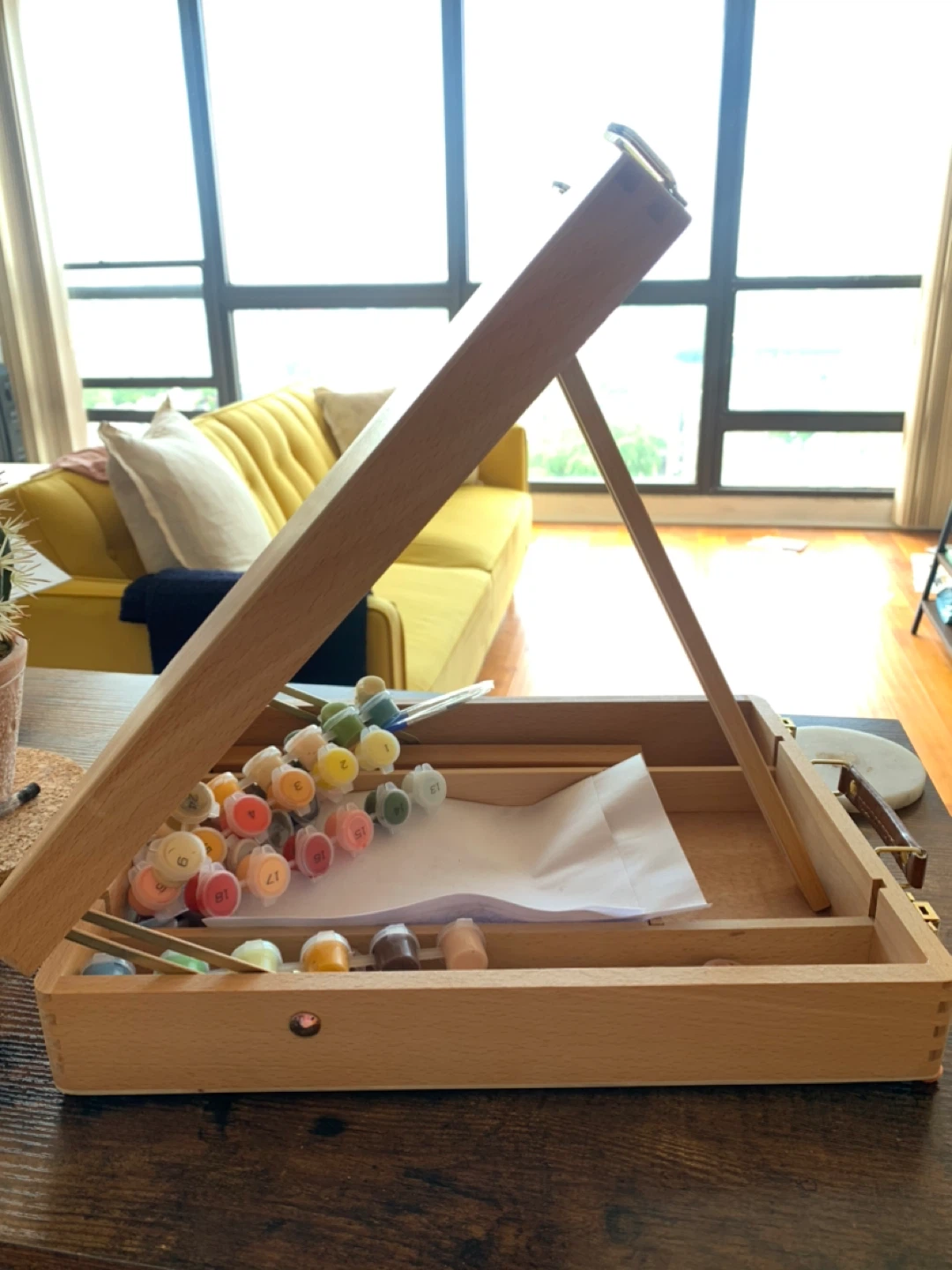 Portable Wooden Tabletop Easel & Storage Case – Like New