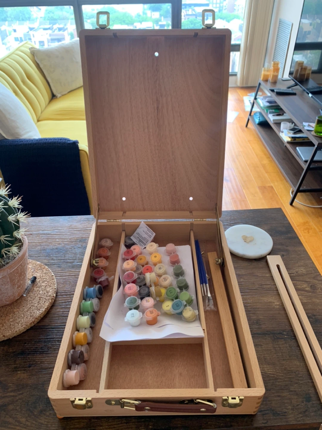 Portable Wooden Tabletop Easel & Storage Case – Like New - photo 2
