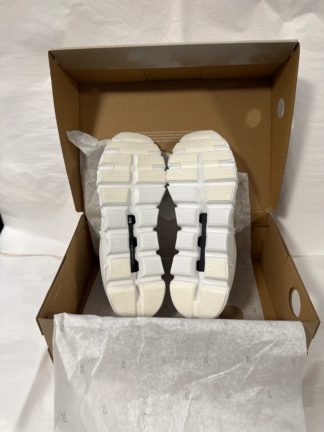 On Cloud Running Shoes - White - photo 4