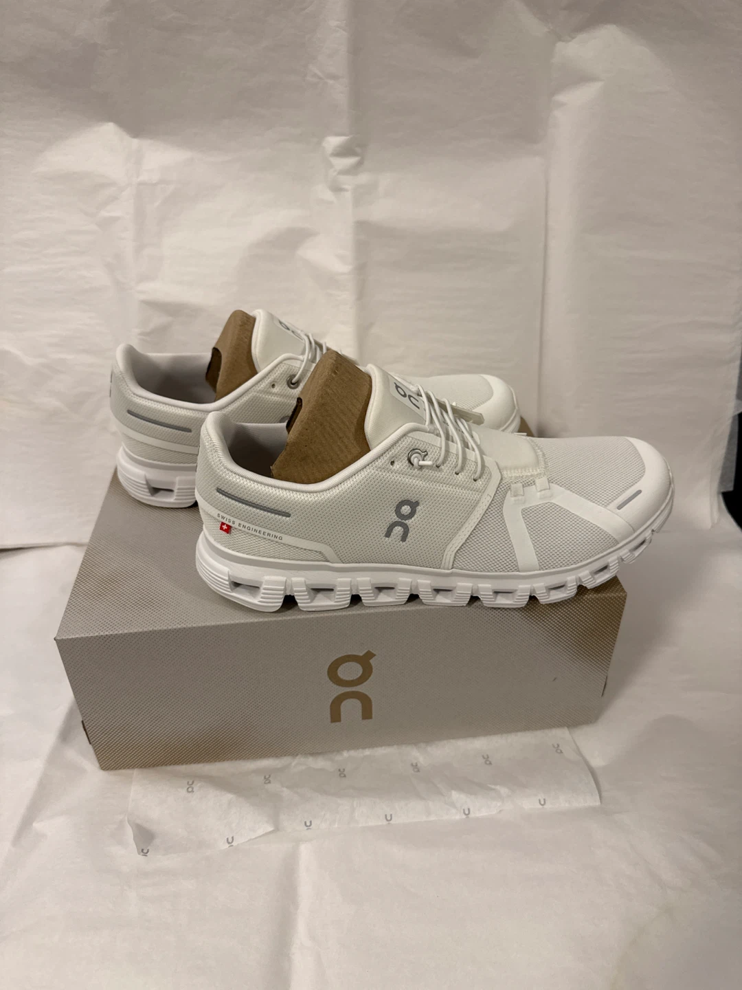 On Cloud Running Shoes - White - photo 5