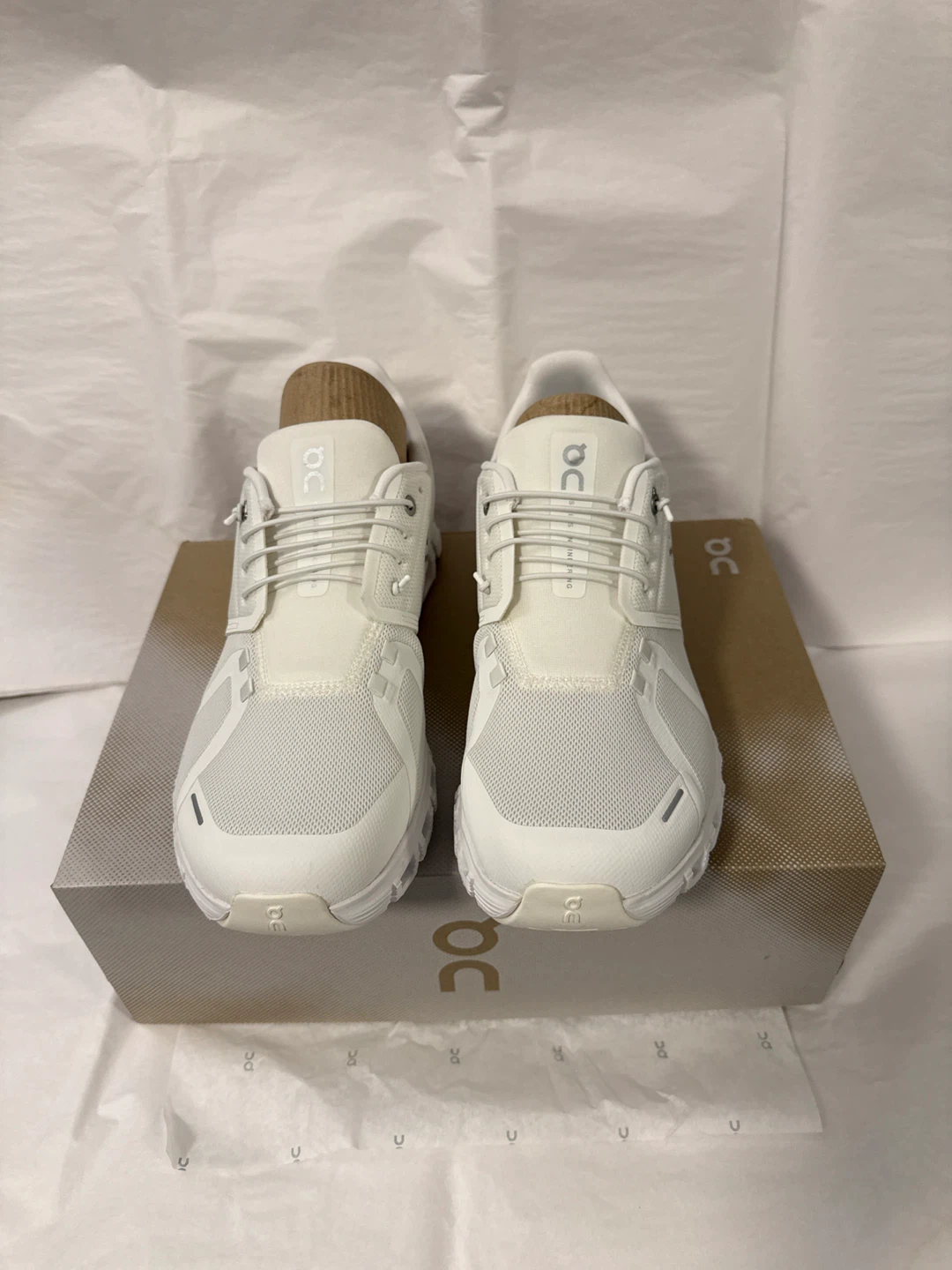 On Cloud Running Shoes - White - photo 2