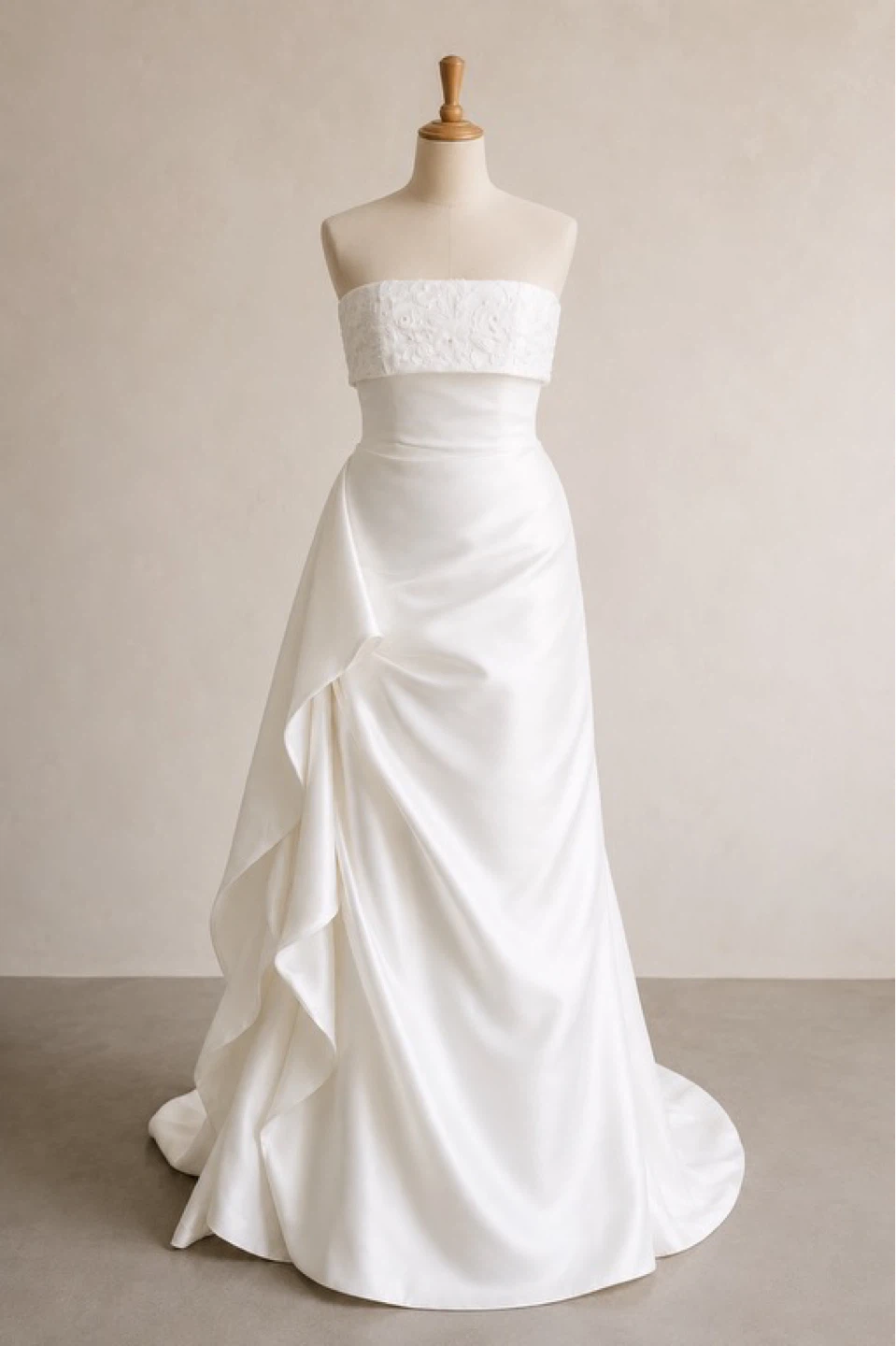 Strapless Wedding Dress - photo 4