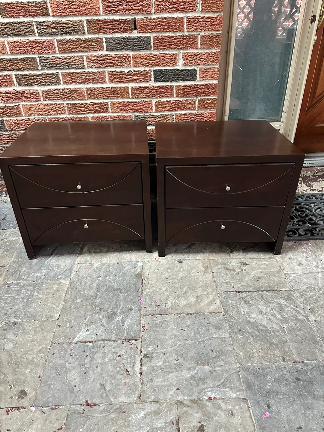 Set of 2 Dark Brown Nightstands
