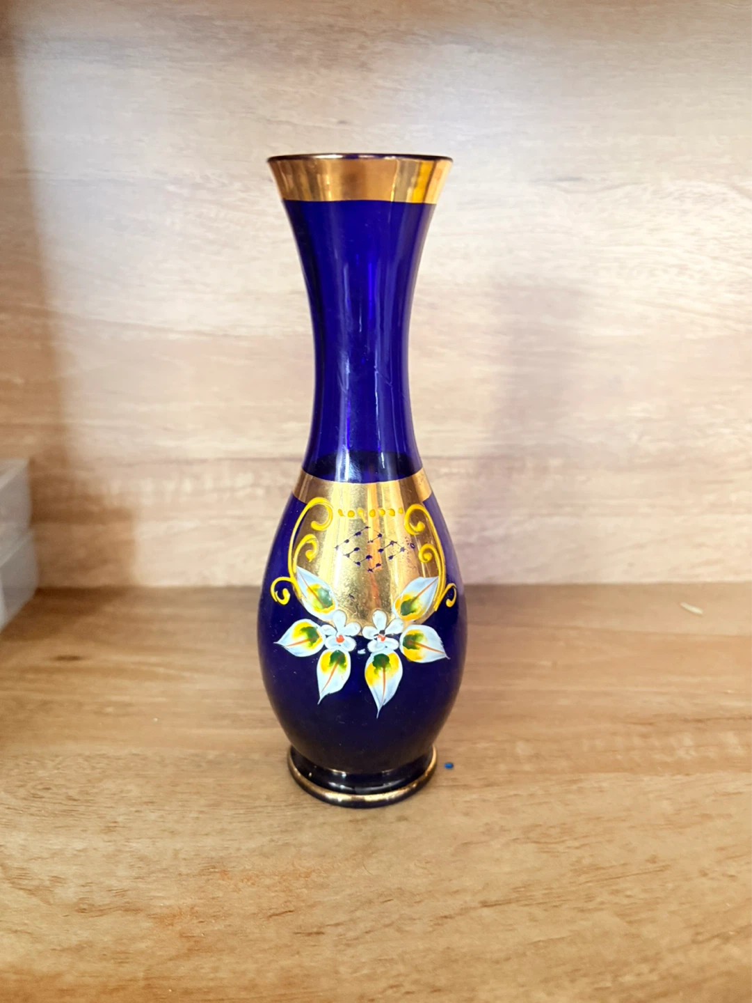 Blue glass vase with gold trim and floral detail - photo 3