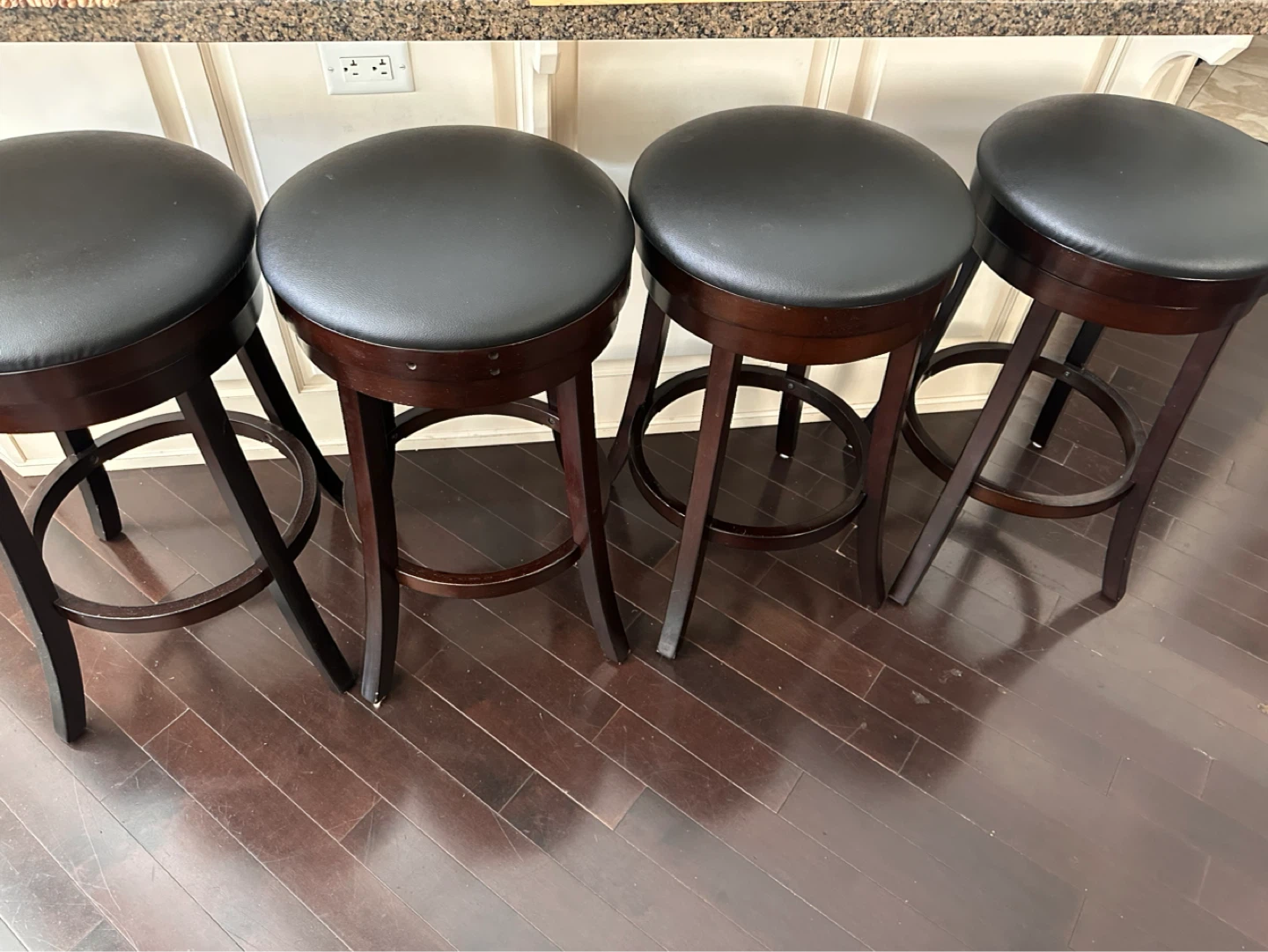 Set of 4 Swivel Bar Stools