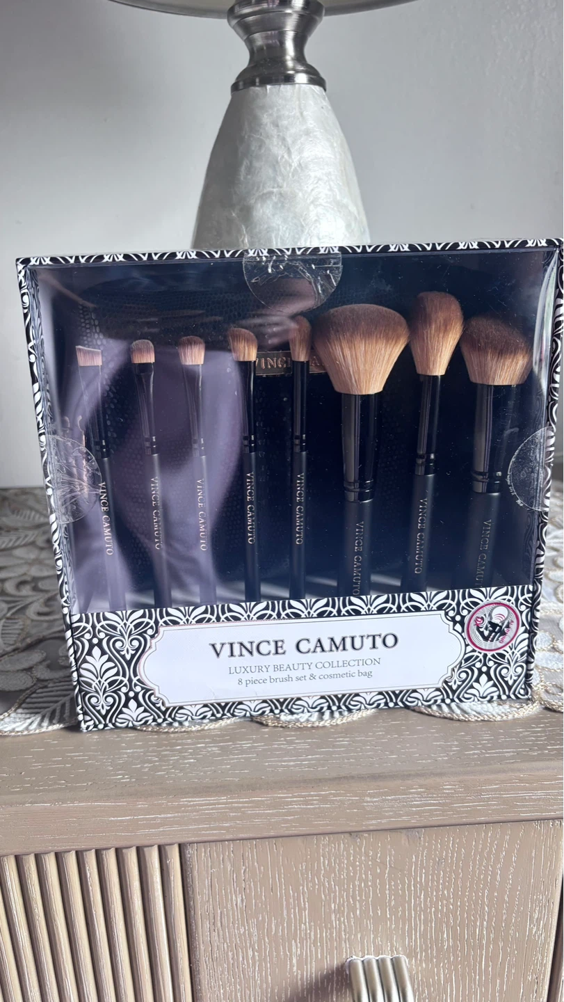 Vince Camuto Luxury Beauty Collection 8 Piece Brush Set