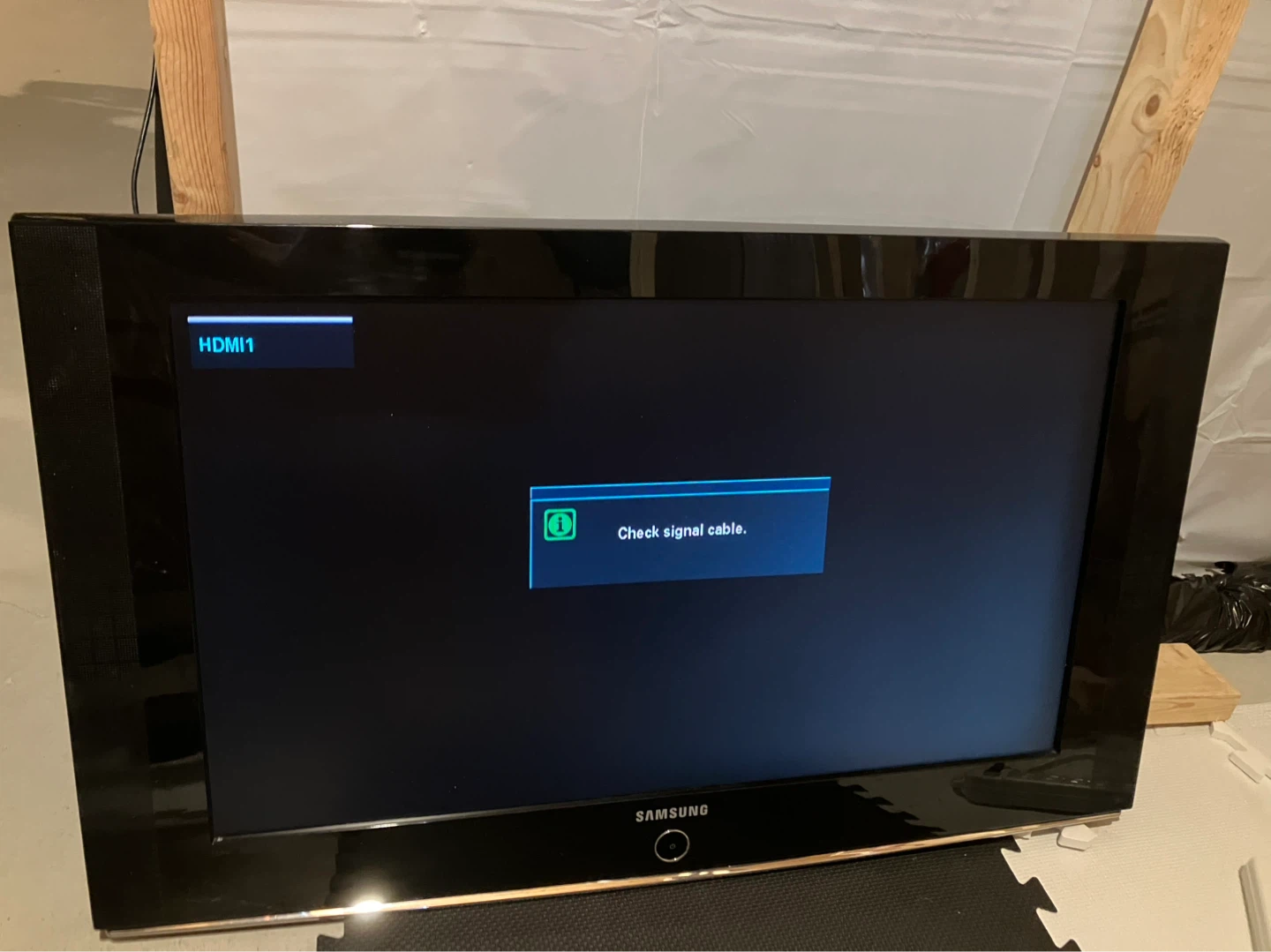 Samsung TV 32 inch testing and working