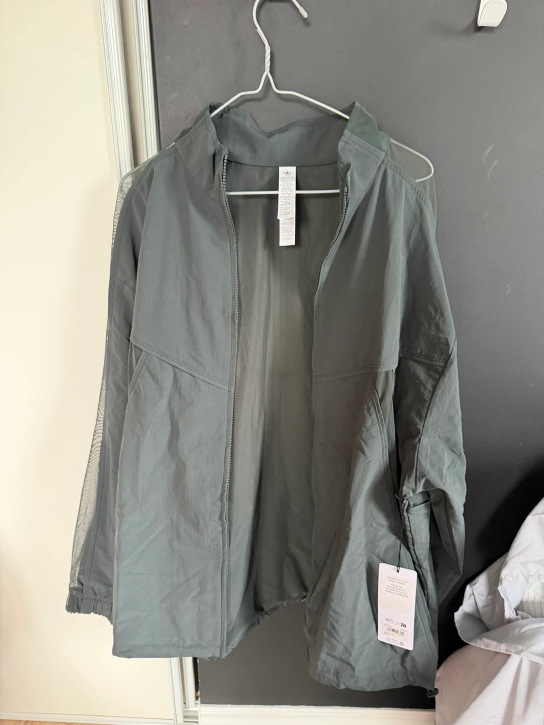 ALO Jacket - Lightweight Swishy Fabric - photo 3