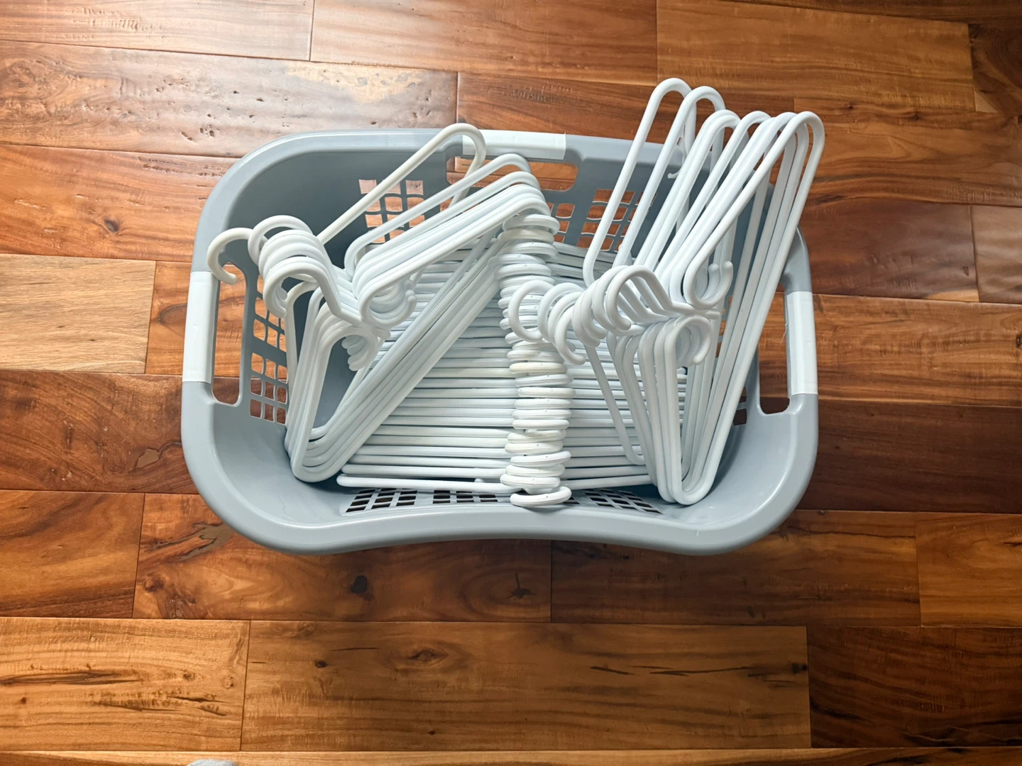 40 x White Plastic Hangers