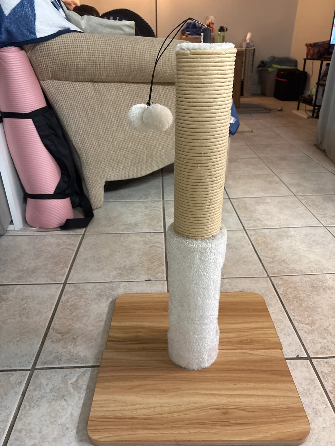 Cat Scratching Post with Plush Balls - photo 2
