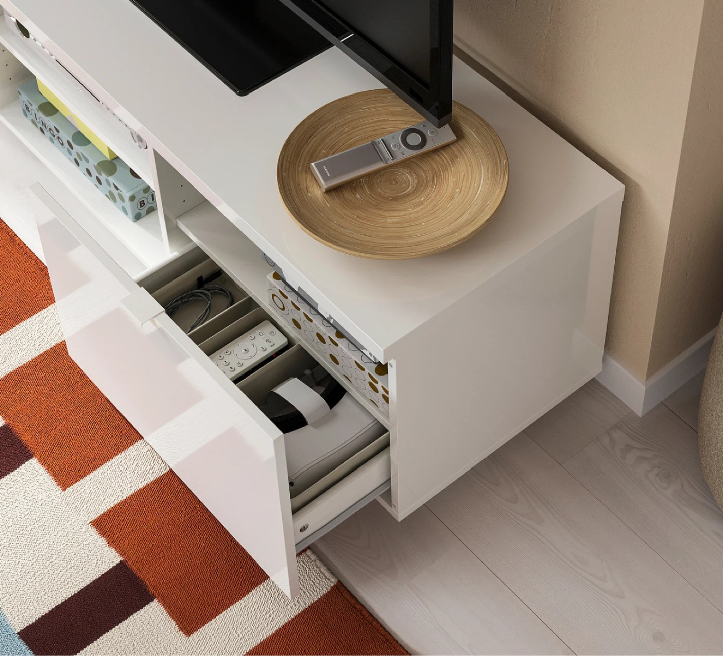 TV bench - photo 3