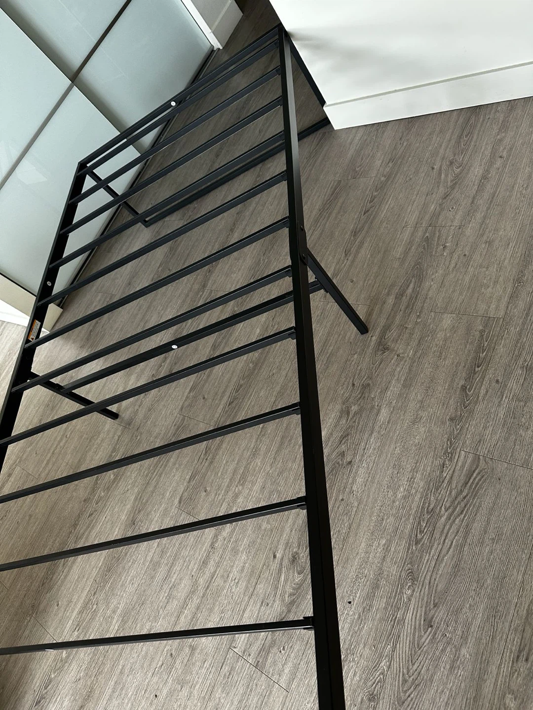 Twin size single bed frame - photo 2