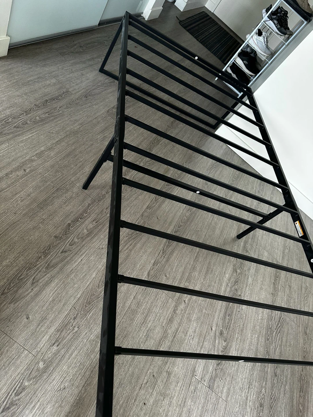 Twin size single bed frame - photo 3