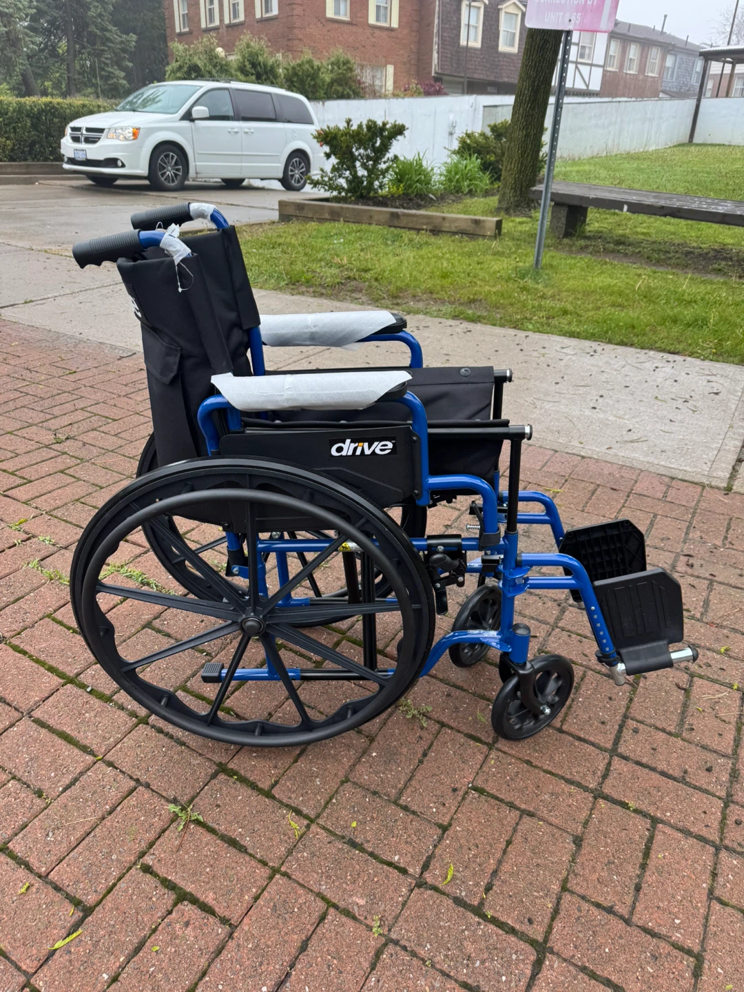 DRIVE MEDICAL WHEELCHAIR NEW 18” DELIVERED - photo 2
