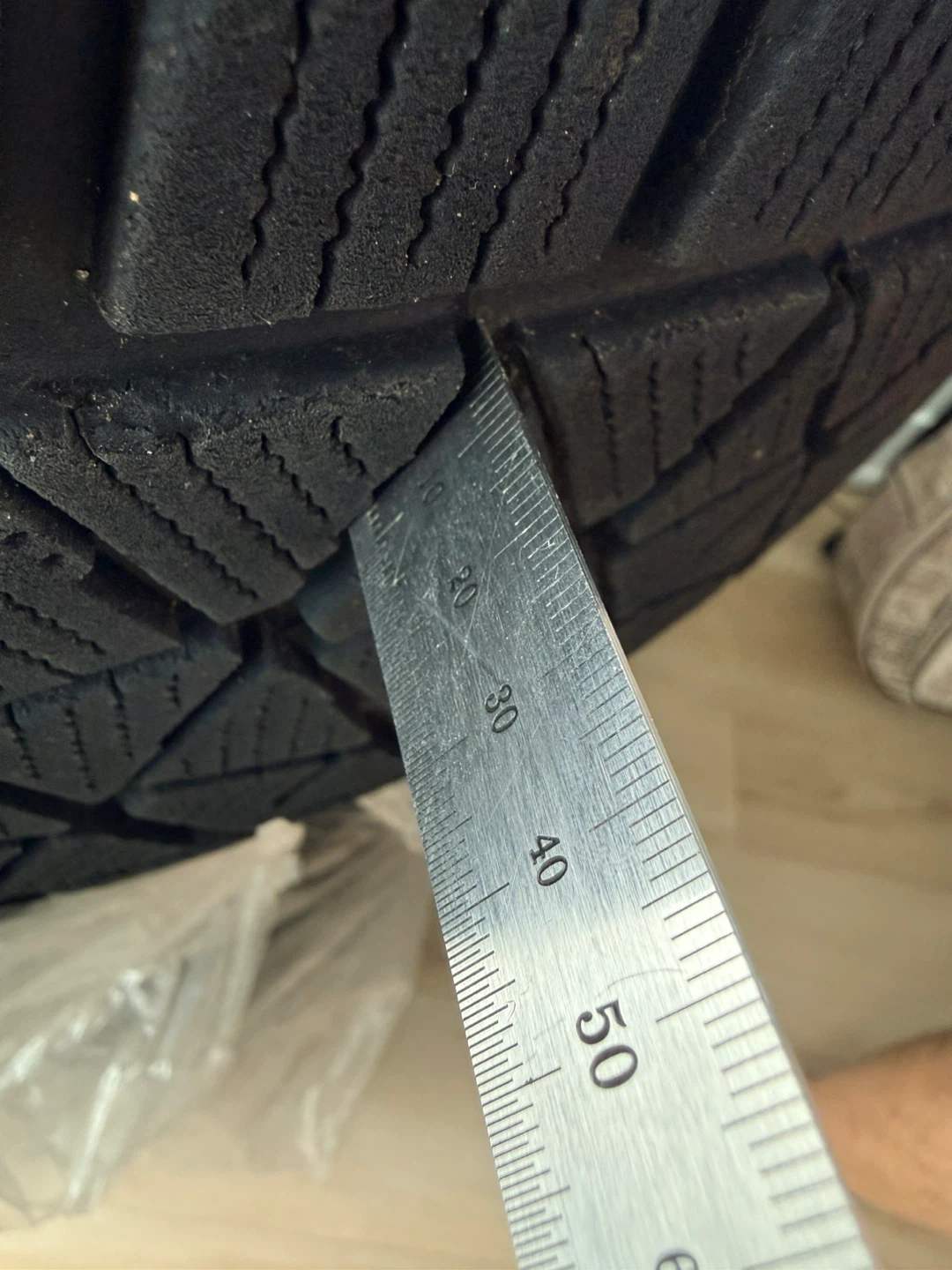 Bridgestone Blizzak 225/60R18 100S Tire - photo 5