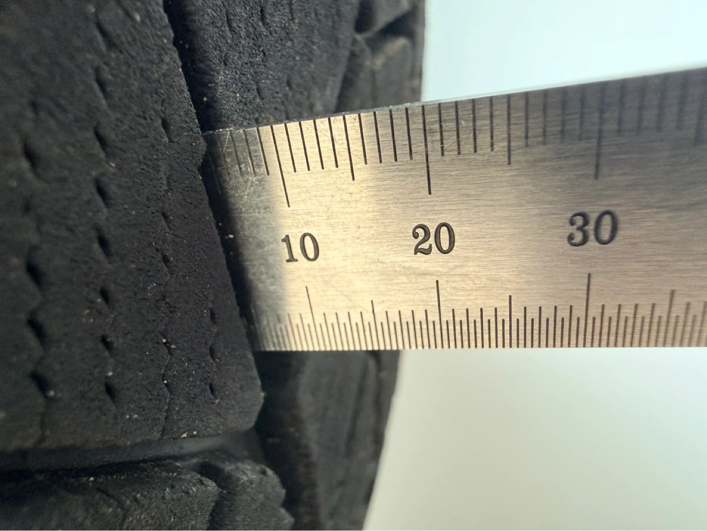 Bridgestone Blizzak 225/60R18 100S Tire - photo 4