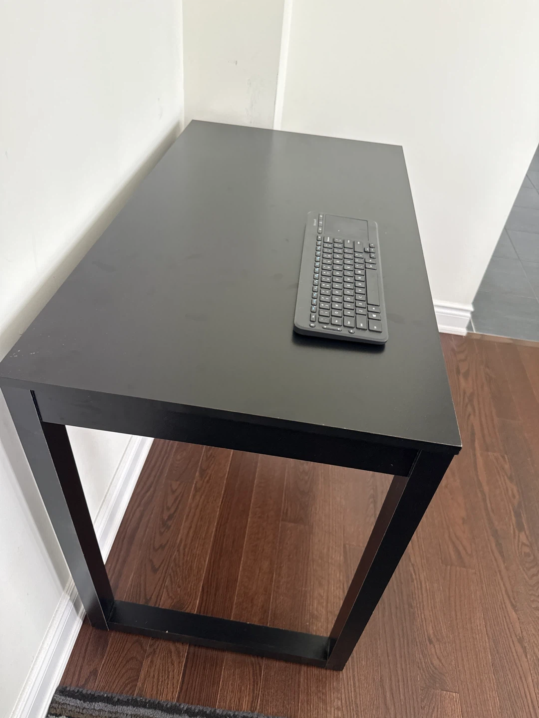 Black Table - photo 3
