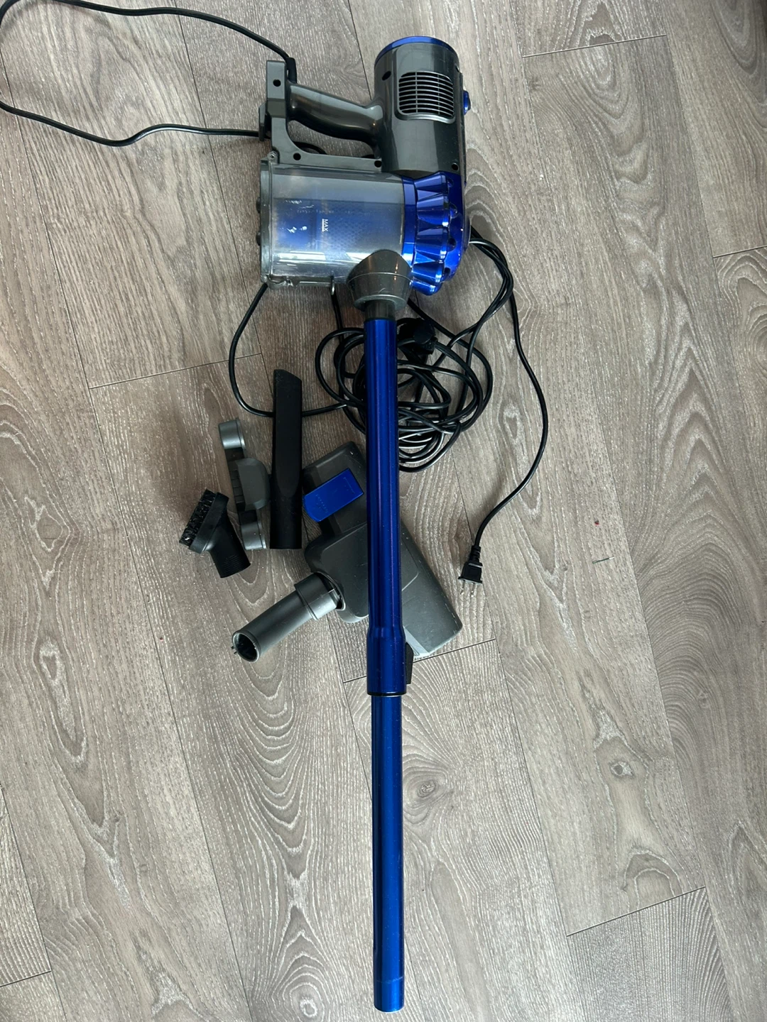 Cordless Vacuum Cleaner with Attachments
