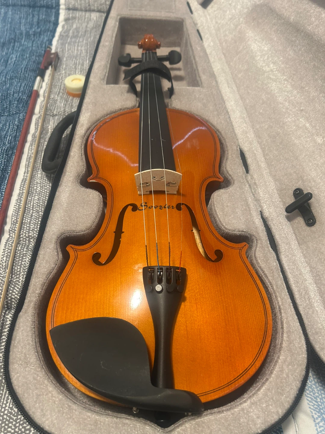 Soozier Violin with Case and Accessories