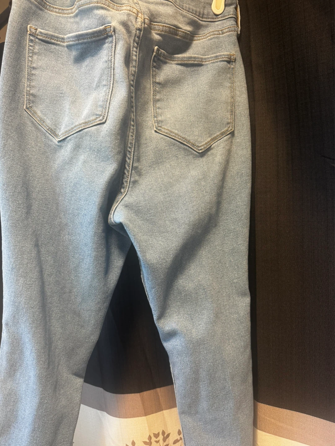Old Navy High-Waisted Distressed Jeans - photo 2