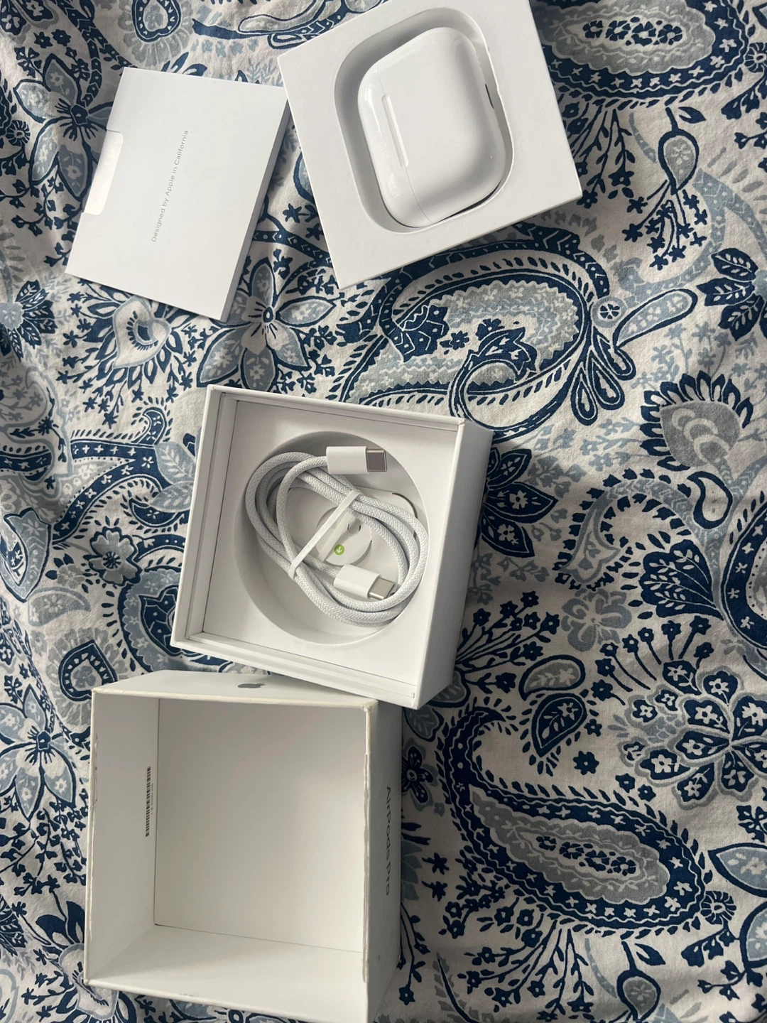 Apple AirPods Pro (2nd generation) - photo 2