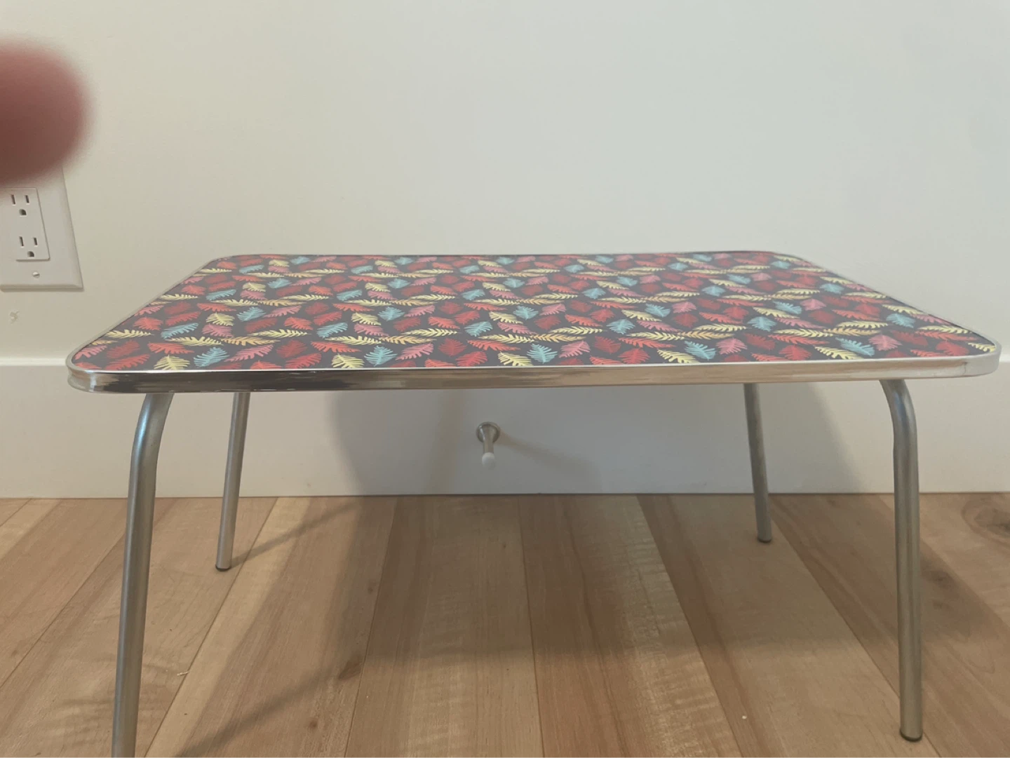 Retro Tray Table with Leaf Pattern - photo 2