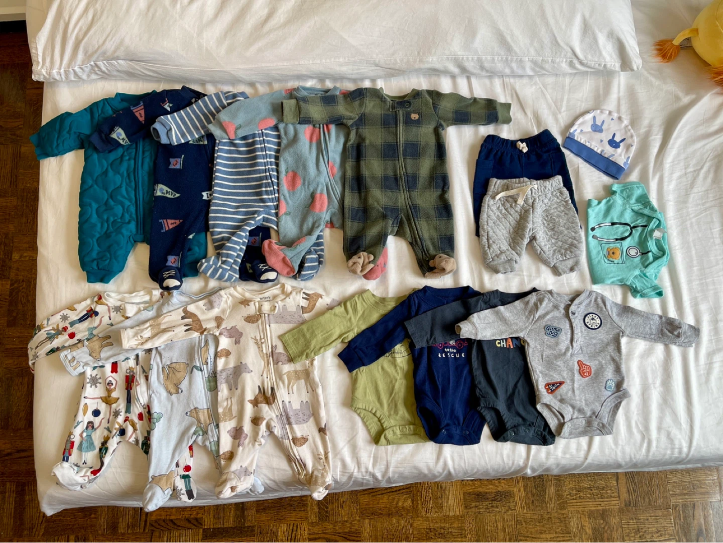 Newborn clothes (0 month) Carter’s