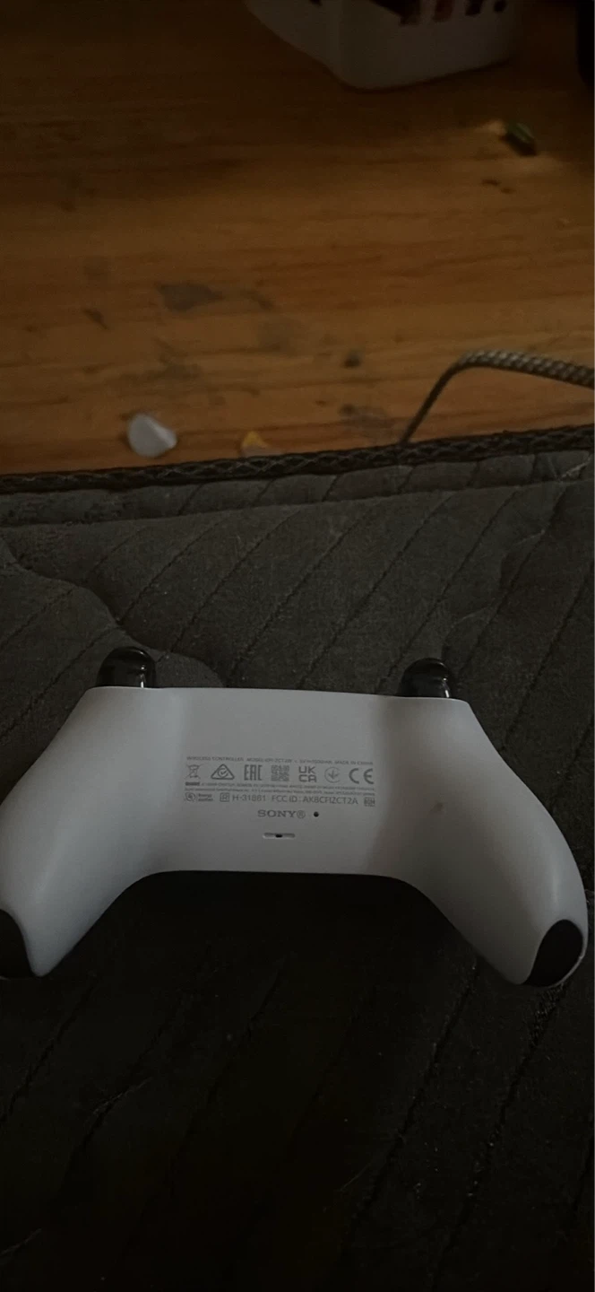 Sony PlayStation 5 DualSense Wireless Controller - photo 2